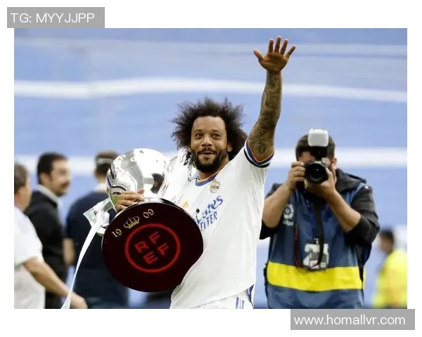 今年退役的足球球星盘点与他们辉煌职业生涯的回顾与展望